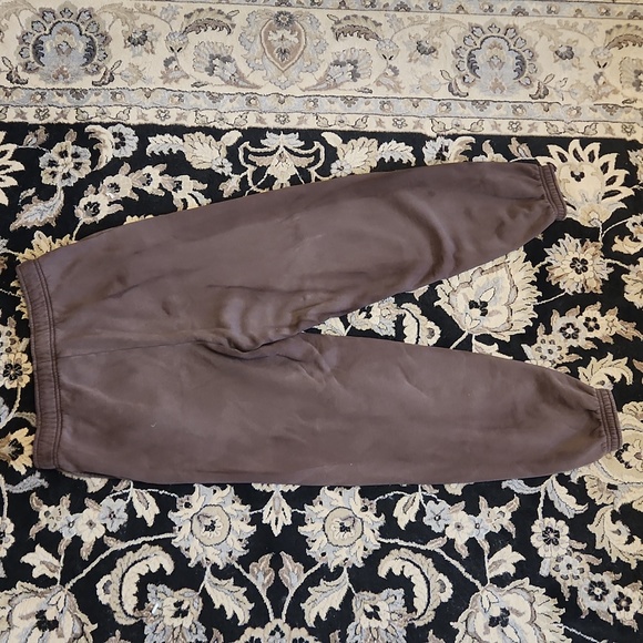 Aritzia sweat set - Picture 8 of 8